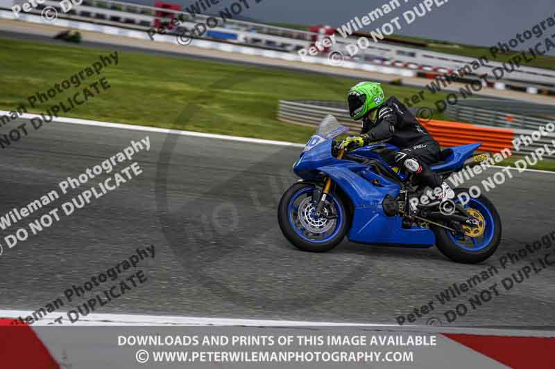 cadwell no limits trackday;cadwell park;cadwell park photographs;cadwell trackday photographs;enduro digital images;event digital images;eventdigitalimages;navarra;no limits trackdays;peter wileman photography;racing digital images;trackday digital images;trackday photos